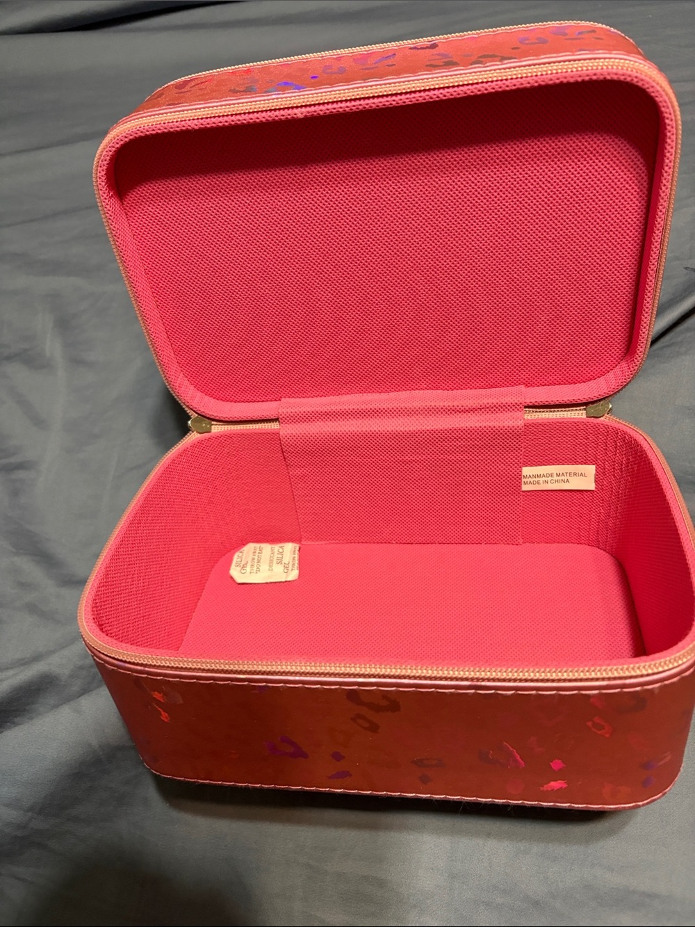Imoshion Pink Holographic Leopard Makeup Case double size nwt - Picture 8 of 16